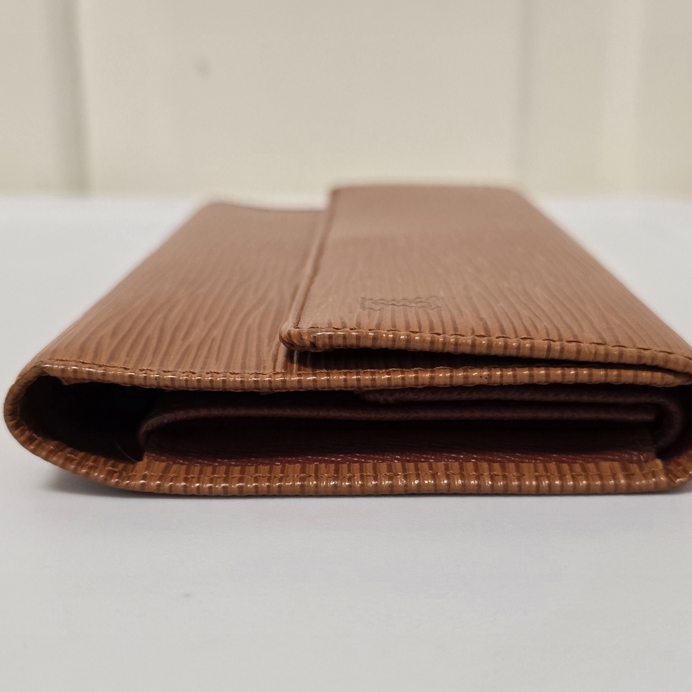 Authentic Louis Vuitton Tan Epi Tri-fold Long Wallet - Picture 5 of 15